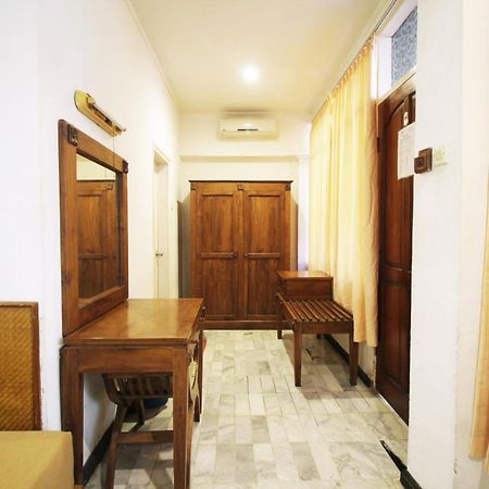 Hotel Karthi Kuta Кута Экстерьер фото