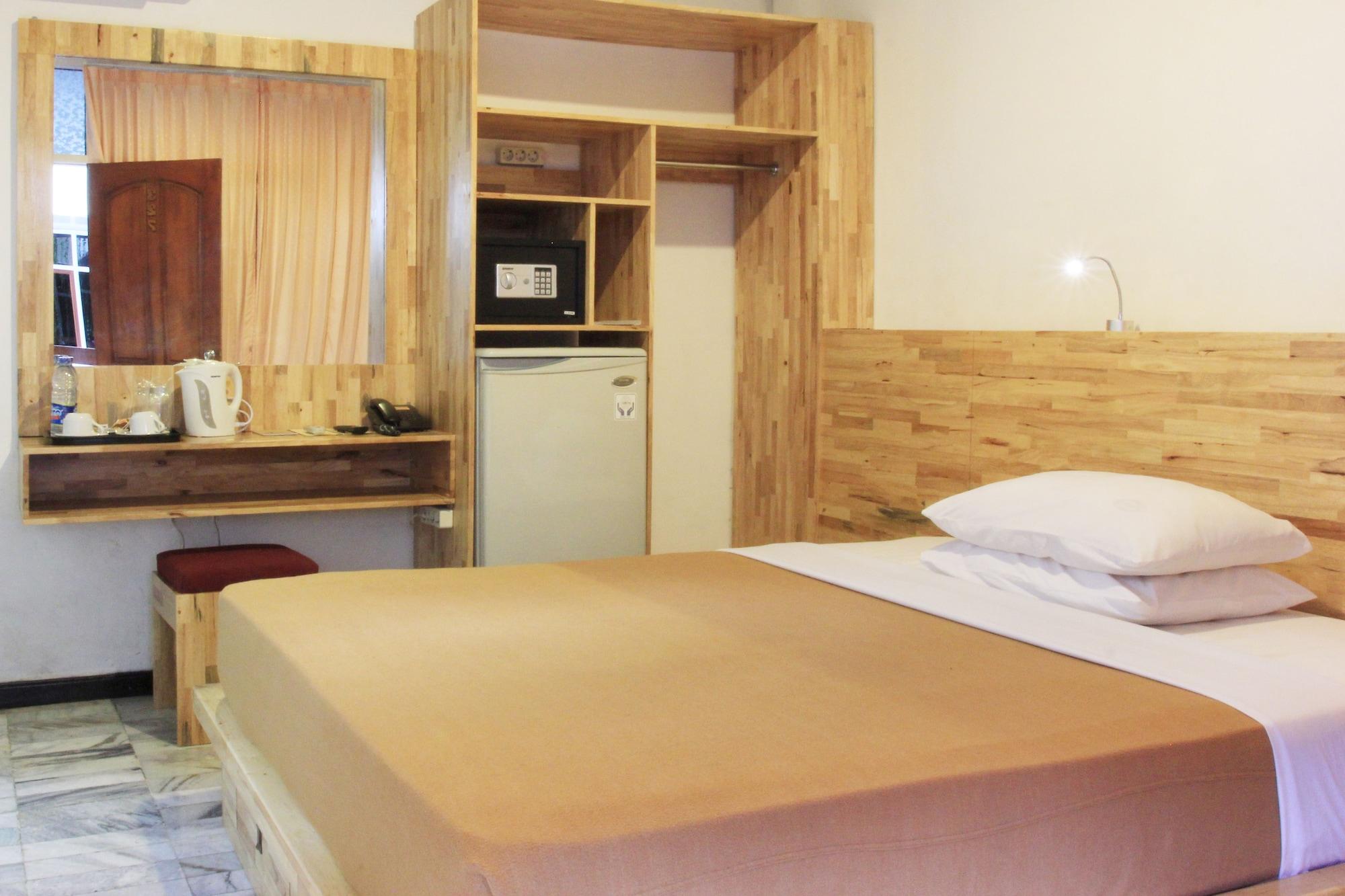 Hotel Karthi Kuta Кута Экстерьер фото