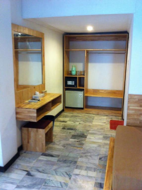 Hotel Karthi Kuta Кута Номер фото