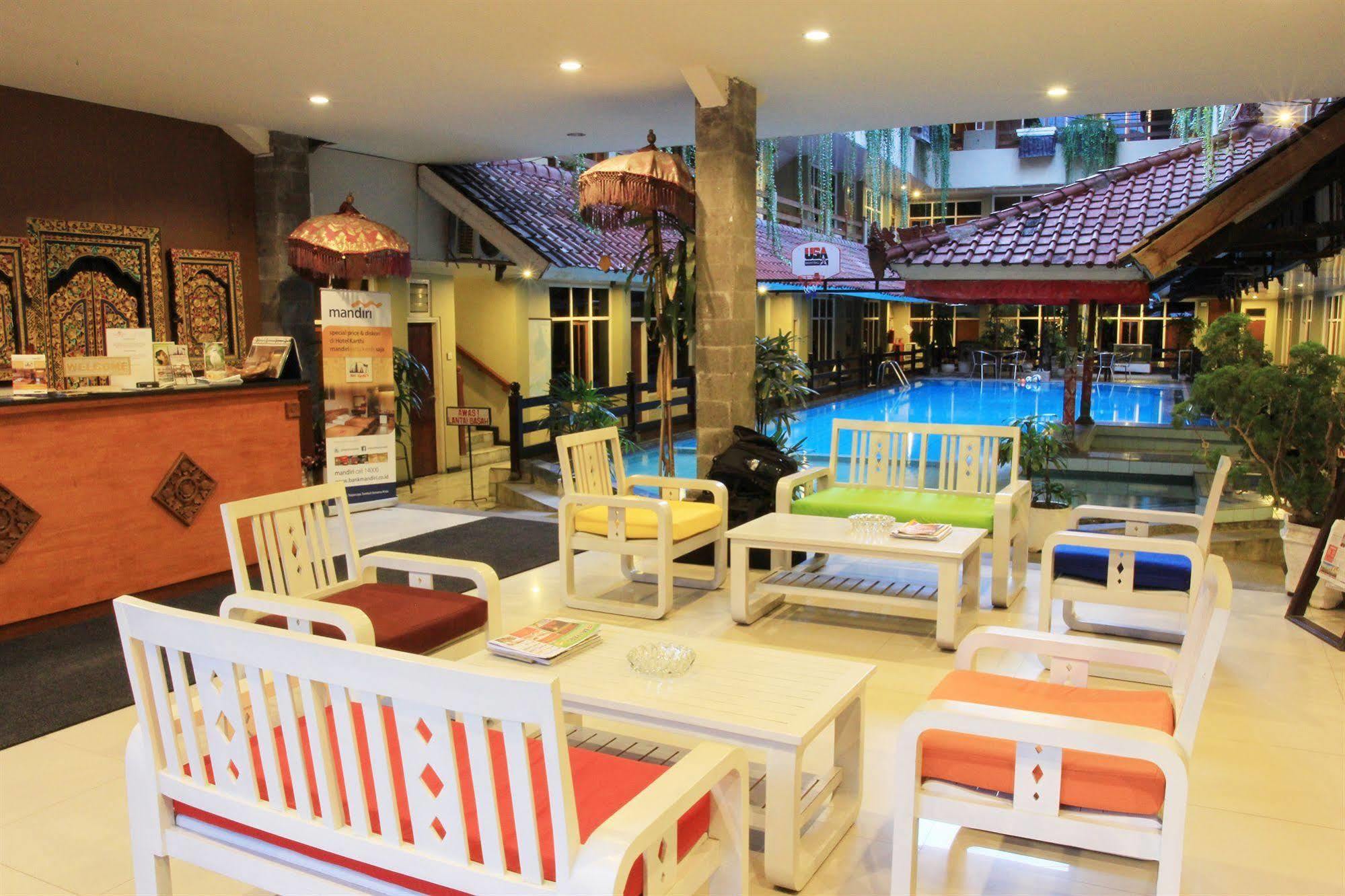 Hotel Karthi Kuta Кута Экстерьер фото