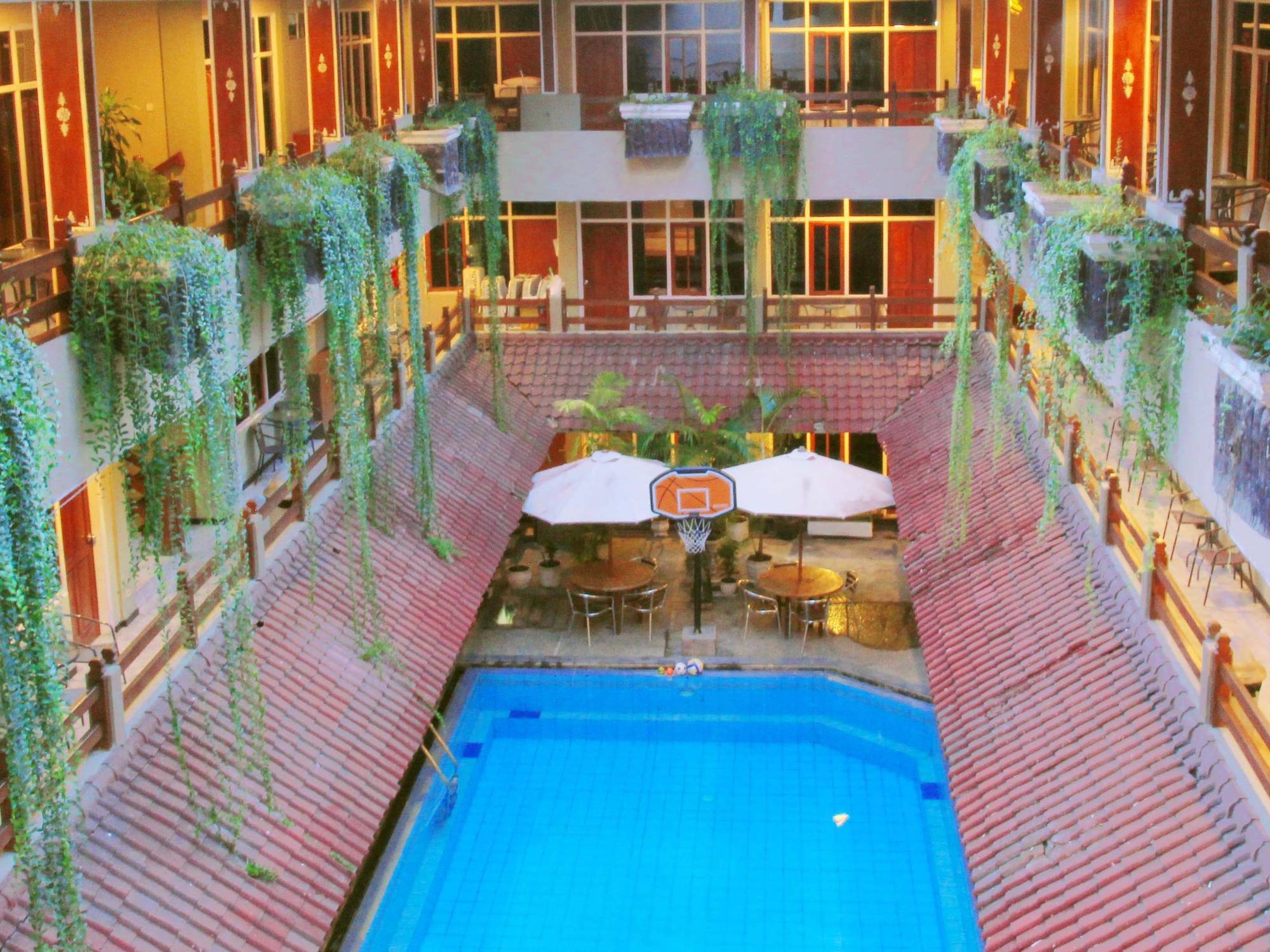 Hotel Karthi Kuta Кута Экстерьер фото