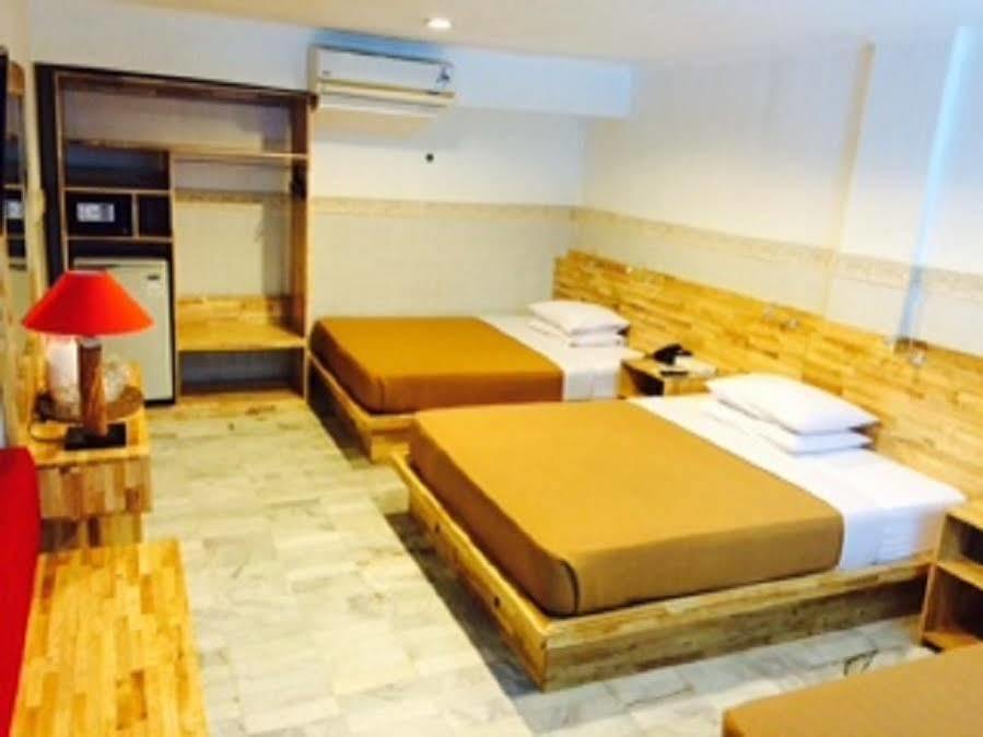 Hotel Karthi Kuta Кута Экстерьер фото